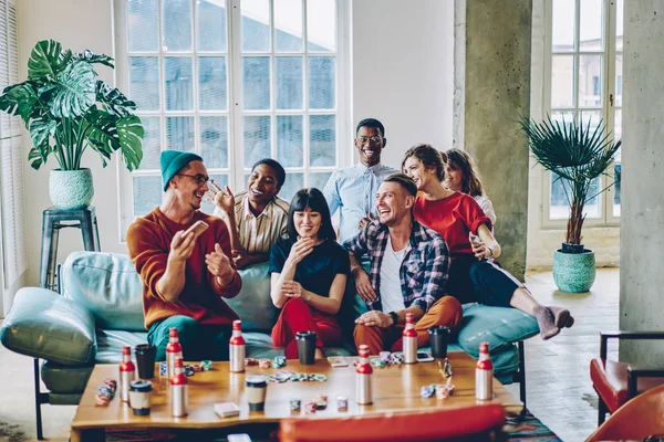 Cheerful Multicultural Hipsters Having Fun Sitting Comfortable Couch Poker Table — Stock Photo, Image