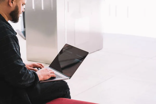 Cropped View Bearded Young Man Dressed Casual Wear Working Freelance — Stock Photo, Image