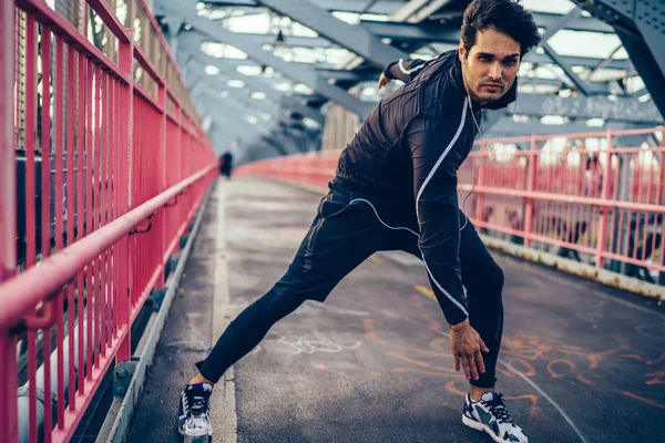 Retrato Cara Hipster Ativo Sportswear Fazendo Treino Olhando Para Câmera — Fotografia de Stock