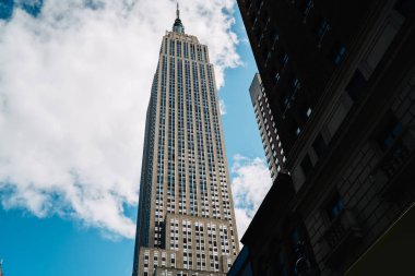 Yüksek gökdelen megalopolis lüks daireler ile şirket ofislerine ve şehrin finans bölgesine inşa Merkez Kiralık, modern iş merkezi ile kentsel ayarı üzerine kaldırdı 