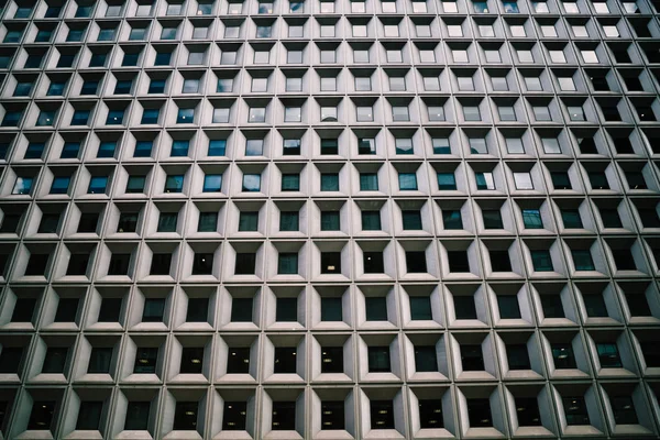 Modern Errichtetes Gebäude Außen Mit Fenstern Der Teuren Firmenzentrale Innen — Stockfoto