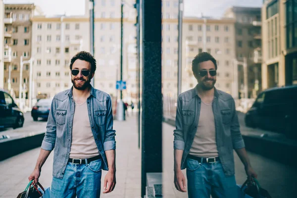 Cheerful Successful Hipster Guy Customer Dressed Casual Denim Wear Laughing — Stock Photo, Image