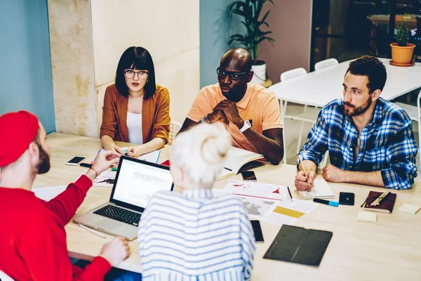 Professional Male Female Colleagues Sitting Meeting Table Communicating Solutions Ideas – stockfoto