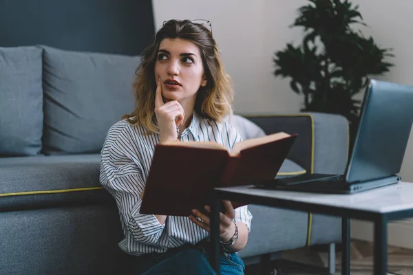 Thoughtful Caucasian Young Woman Thinking Literature Plot Holding Favourite Book — Stock Photo, Image