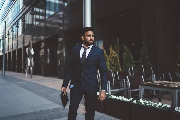 Confident Business Man Dressed Stylish Elegant Suit Standing Publicity Area — Stock Photo, Image