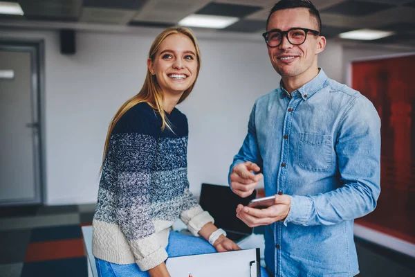 Positive Young Colleagues Dressed Casual Wear Laughing Working Process Office — Stock Photo, Image