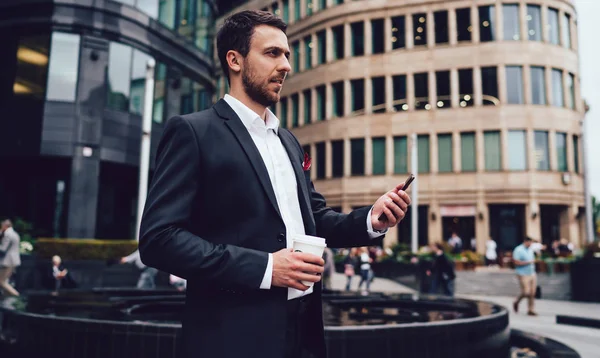 Thoughtful Experienced Male Government Worker Holding Cellphone Gadget Coffee Break — Stock Photo, Image