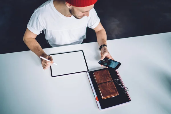 Top View Millennial Hipster Guy Sitting Desktop Blank Tablet Copy – stockfoto