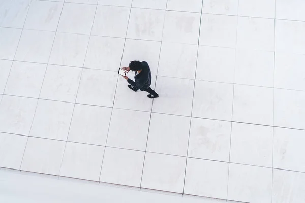 Aerial Top Millennial Hipster Guy Using Modern Digital Tablet Online — Foto de Stock