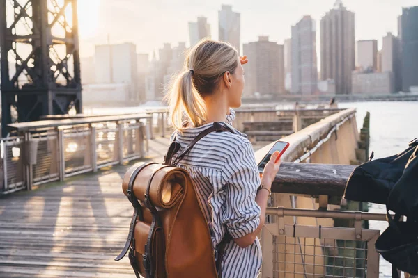 Back View International Tourist Trendy Backpack Enjoying Time Exploring Usa — Photo