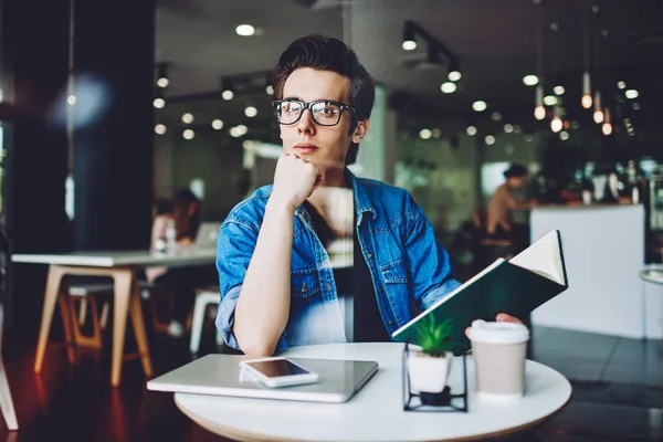 Portrait Handsome Caucasian Male Journalist Optical Eyewear Vision Correction Looking – stockfoto