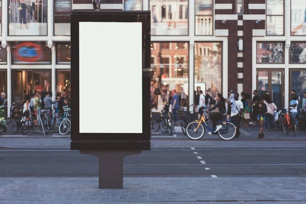 Libera Billboard Calle Ciudad Con Pantalla Blanco Para Anuncios Carteles — Foto de Stock