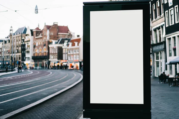 Painel Avisos Claro Rua Cidade Com Tela Espaço Cópia Branco — Fotografia de Stock