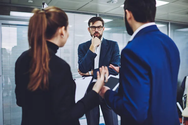 Man Handlare Formella Slitage Förbryllade Idéer För Produktiv Strategi För — Stockfoto