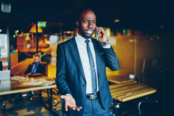 Dissatisfied African American Businessman Dressed Formal Wear Solving Problem Phone — Stock Photo, Image