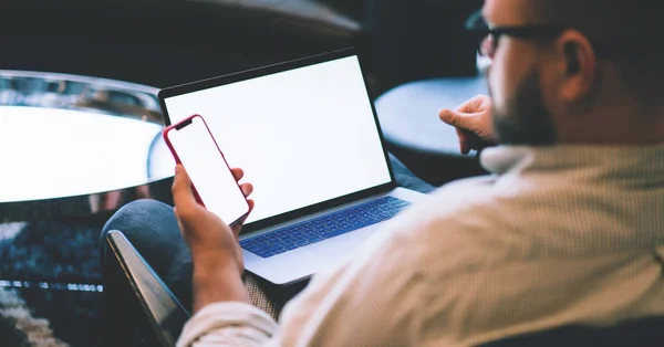 Close Young Man Holding Smartphone Blank Screen Hands Checking Email – stockfoto