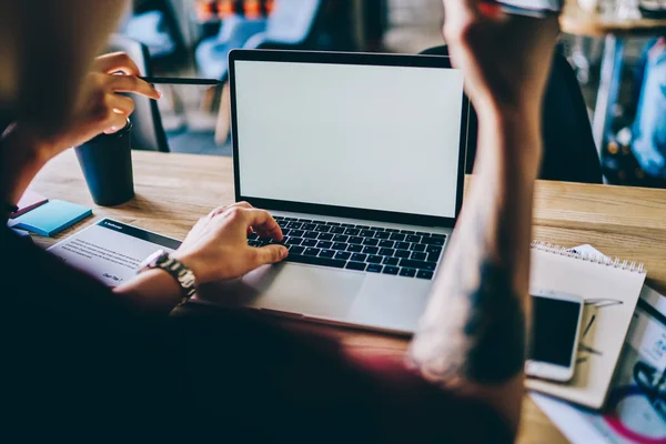 Cropped Back View Man Sitting Desktop Laptop Device Copy Space – stockfoto