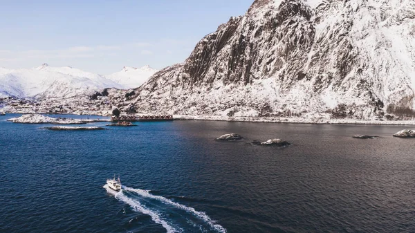 Vista Aérea Hermoso Ambiente Nórdico Con Fiordos Hielo Nieve Cumbres —  Fotos de Stock