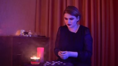 Aroma çubuklu cadı ayin mumları müstakbel esrarengiz büyüler.
