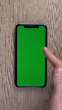 Akıllı telefon yeşil ekran, yeşil ekran modeli, yukarı kaydırma, aşağı kaydırma jest