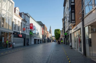 BREDA - 2 Nisan 2020 'de Breda, Hollanda' da Coronavirus salgını nedeniyle boş sokak manzarası. İnsanlara evlerinde kalmaları ve sadece gerektiğinde dışarı çıkmaları tavsiye edilir.. 