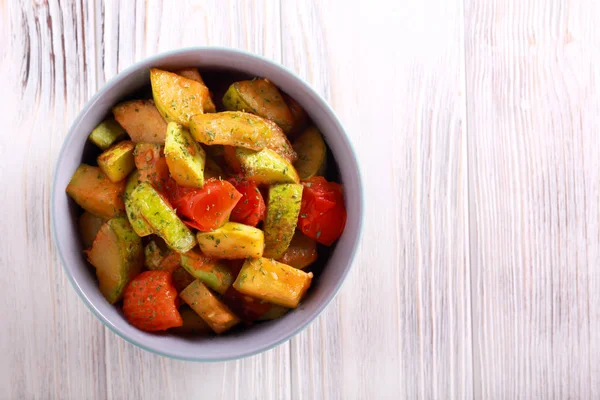 Bir kase kabak ve domates güveç