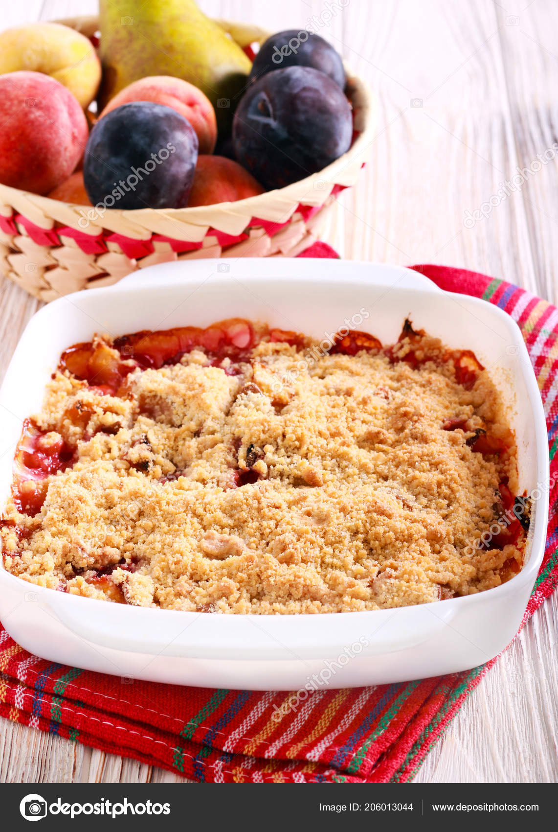 Gateau Crumble Aux Fruits Baies Moule Patisserie Image Libre De Droit Par Manyakotic C