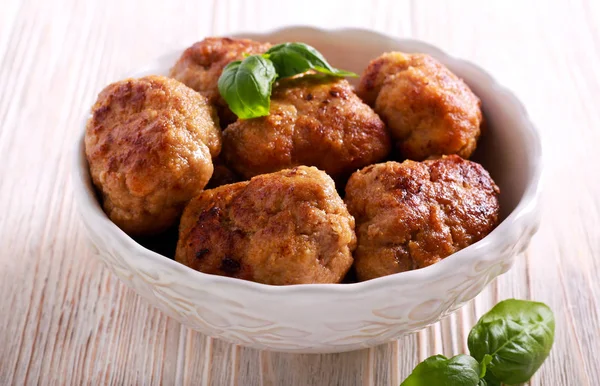 Skål Över Träbord Köttbullar Nötkött — Stockfoto