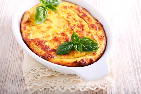 Hühnerbrustsouffle Einer Dose Auf Dem Tisch — Stockfoto