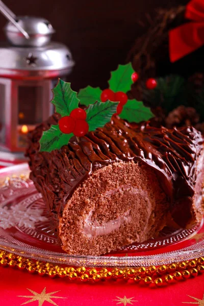 Schokoladenbrötchen Weihnachtsprotokoll Auf Teller — Stockfoto