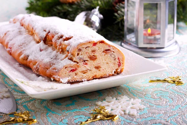 Bolo Natal Stollen Com Açúcar Confeiteiro Fatiado Prato — Fotografia de Stock