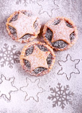 Krema şeker ile Noel tatlı kıymalı börek