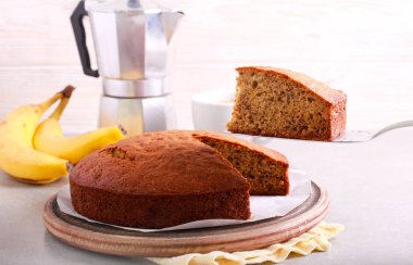 Muzlu Kek, kesip, bir dilim ile masaya servis