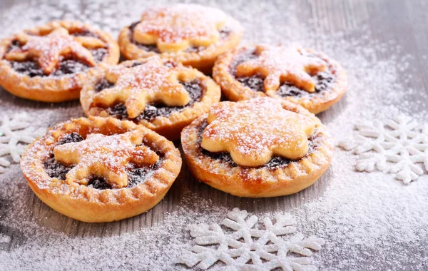 Krema şeker ile Noel tatlı kıymalı börek