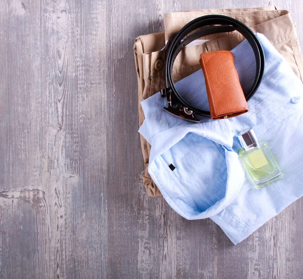 Ropa Masculina Sobre Fondo Madera Ropa Hombre Concepto Estilo —  Fotos de Stock