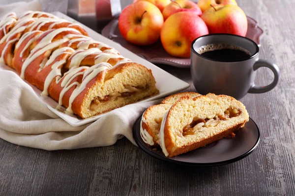 Apple Coffee Cake Braid Served Table — Stock Photo, Image