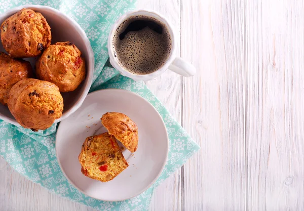 Muffin Frutta Noci Serviti Con Caffè — Foto Stock