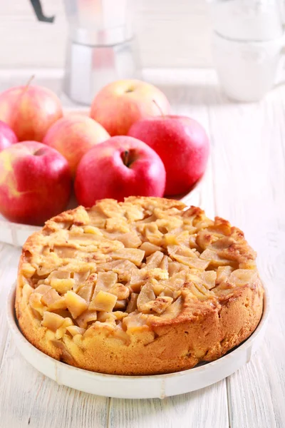 Pomme Cannelle Envers Gâteau Sur Assiette — Photo