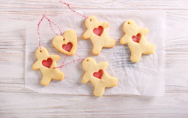 Galletas Vidrio Manchado Sobre Papel Blanco Sobre Mesa Madera — Foto de Stock