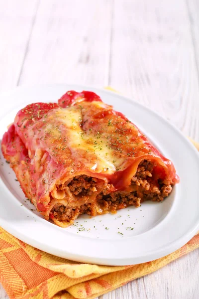 Cannelloni Pastry Tubes Stuffed Mince Meat Tomato Sauce — Stock Photo, Image
