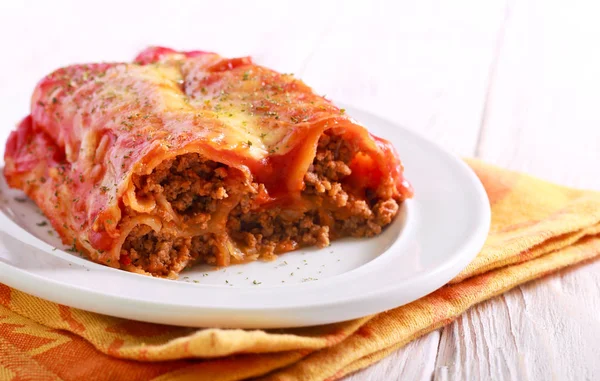 Canelones Tubos Pastelería Rellenos Carne Picada Salsa Tomate — Foto de Stock