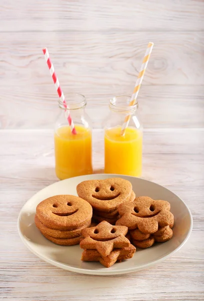 Забавні Діти Печиво Посмішками Тарілці — стокове фото