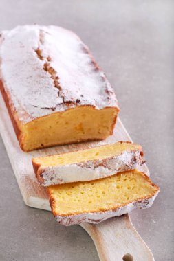 Turunç pastası, buzlanma, dilimlenmiş 