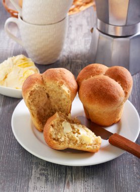 Cloverleaf kepekli rulo servis 