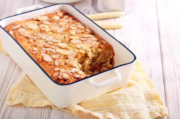 Harina de avena al horno con cobertura de almendras — Foto de Stock