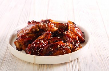 Susam ile Teriyaki tavuk kanatları