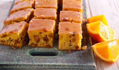 Sultana ve portakal buzlu barlar 