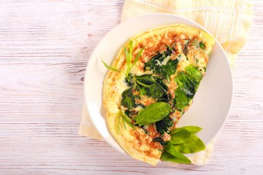 Ispanak ve tarhun omlet servis 