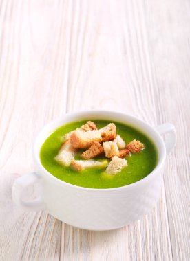 croutons brokoli çorbası, 