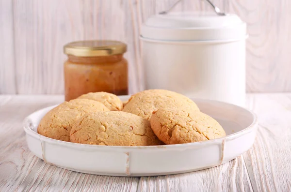 Peanut butter cookies on plate — Stock Photo, Image